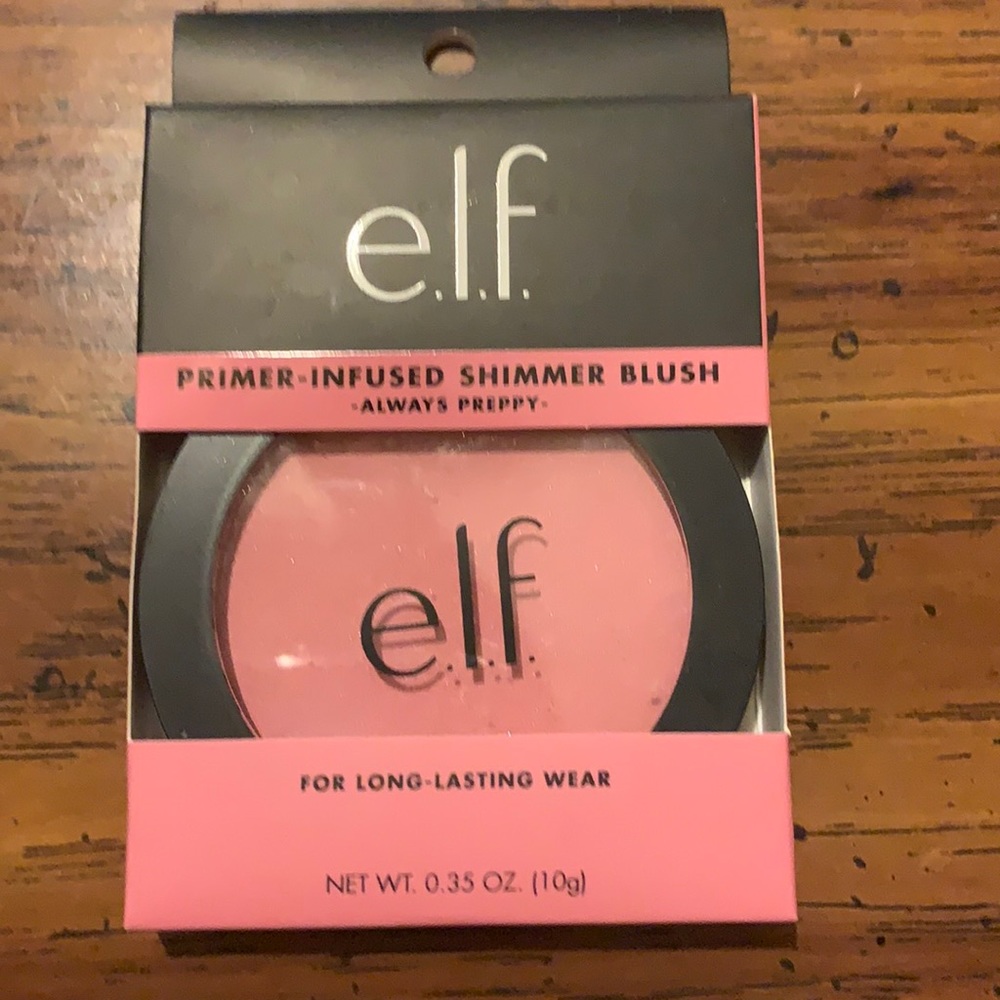 PRIMER-INFUSED SHIMMER BLUSH